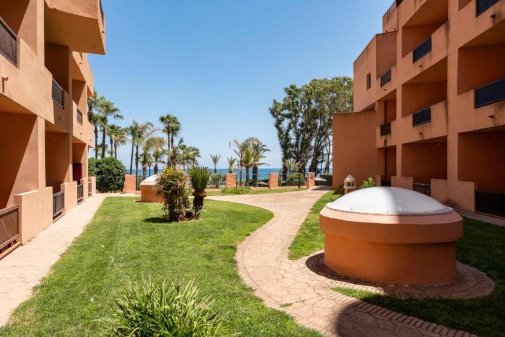 Ct 240 - Beachfront Apartment -Don Juan Manilva Eksteriør bilde