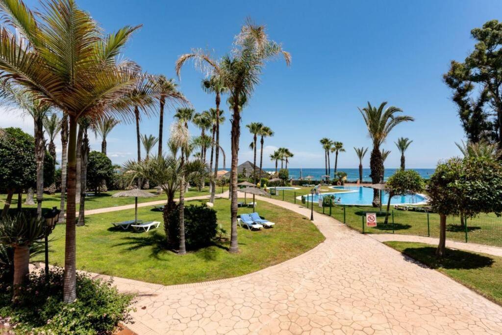Ct 240 - Beachfront Apartment -Don Juan Manilva Eksteriør bilde