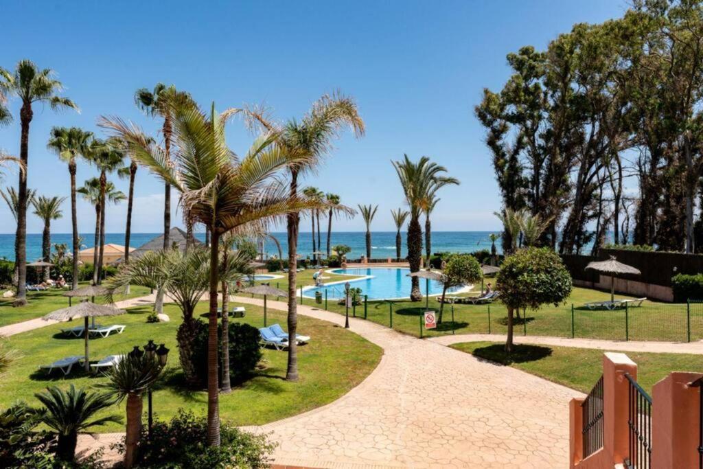 Ct 240 - Beachfront Apartment -Don Juan Manilva Eksteriør bilde